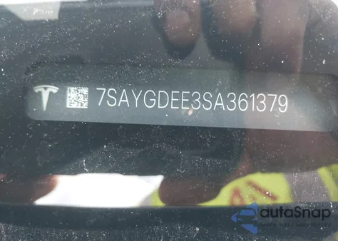 2025 Tesla Model Y Long Range Dual Motor All-Wheel Drive z USA, uszkodzony, nr VIN 7SAYGDEE3SA361379